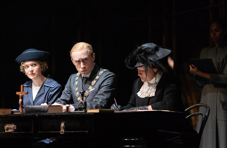 Британские спектакли в кино: «Мера за меру»