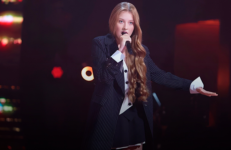 У Преснякова и Подольской пополнение. Звездная пара взяла под крыло еще одну владимирскую певицу