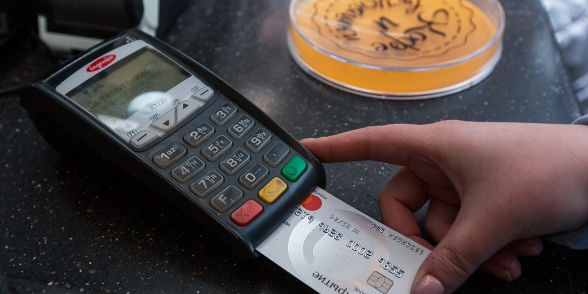 Личный опыт: помогает ли дебетовая карта накопить на отпуск