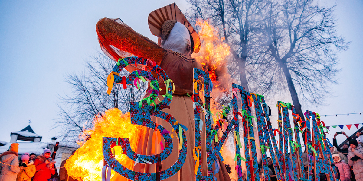 Шестиметровое чучело и хоровод из кукол – огненные проводы зимы во Владимирской области