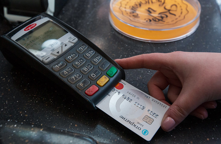 Личный опыт: помогает ли дебетовая карта накопить на отпуск