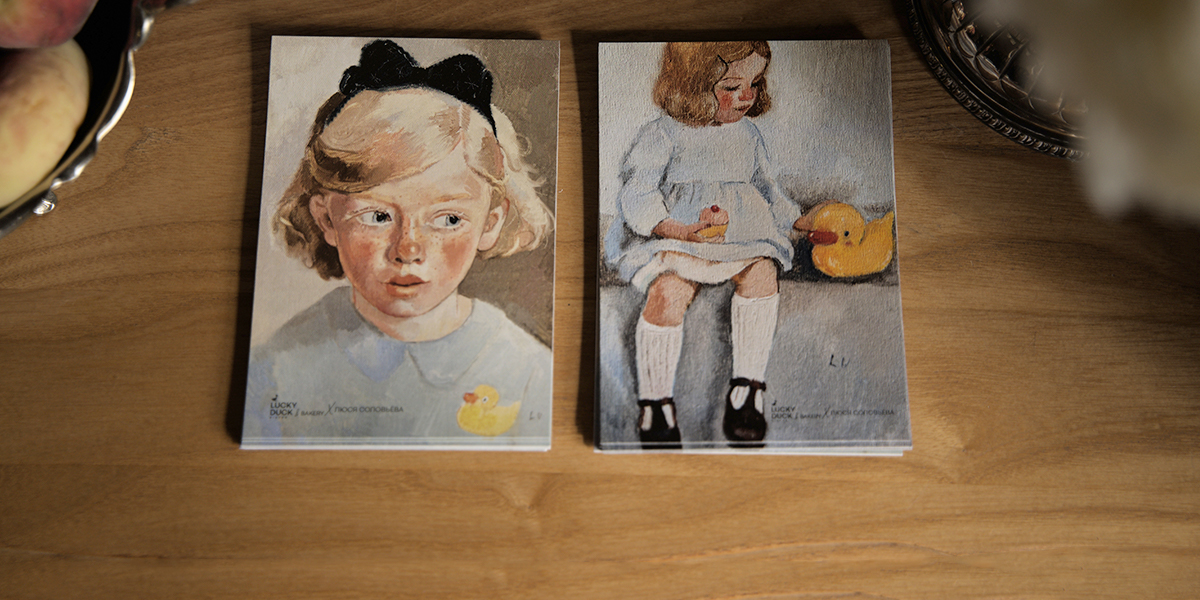 «Послушные девочки» и те самые булочки: коллаборация гастробистро Lucky Duck c владимирской художницей