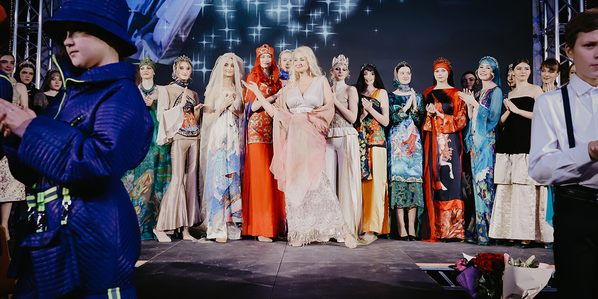«Это было потрясающе красиво»: на подиум владимирского фэшн-шоу вышли модели от 5 до 72 лет