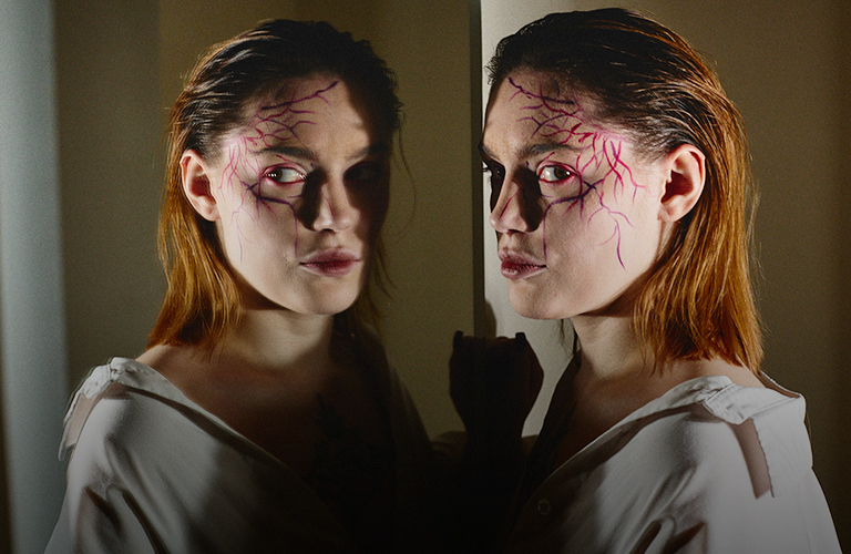 Томная вампирша и призрак в духе Demon Hunters: туториал по созданию образов на Хеллоуин