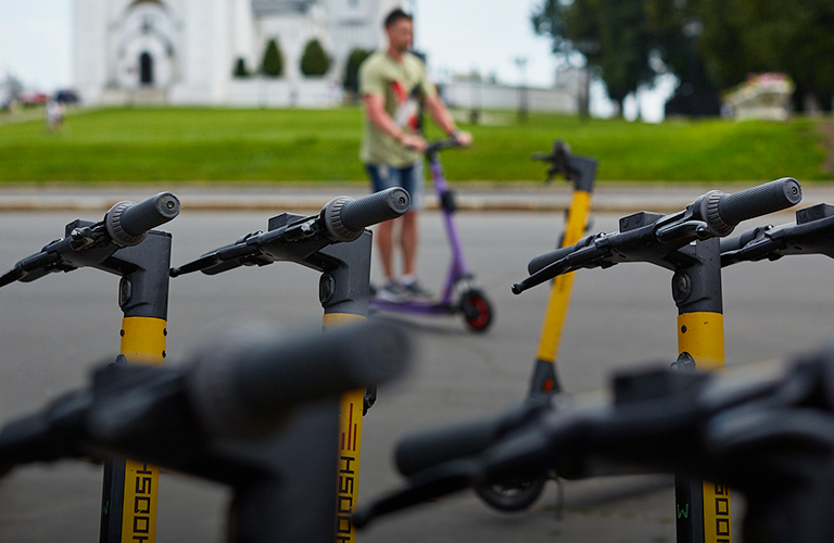 Исторический центр Владимира освободят от электросамокатов? Изучаем новые правила