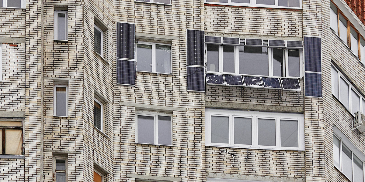Солнечная микроэлектростанция на балконе владимирской многоэтажки