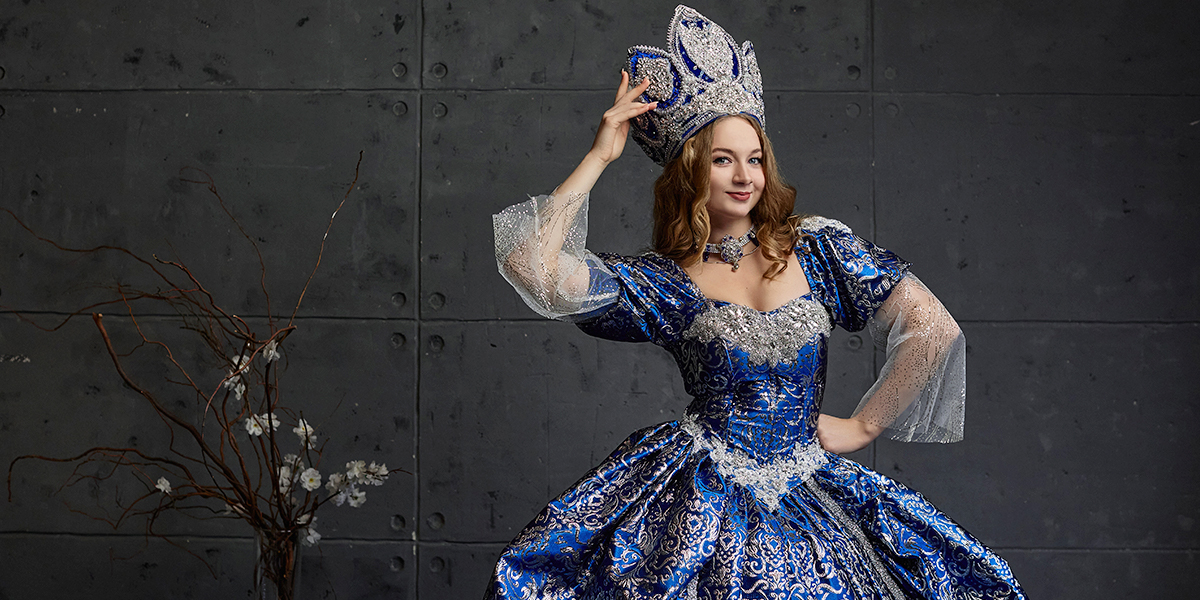 Императорское, свадебное, платье-феникс: трехцветное комбо, сшитое спортсменкой из Владимира