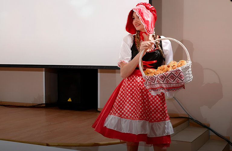 «Юбка-самобранка», Красная Шапочка и другие кулинарные перформансы красоток из Владимира