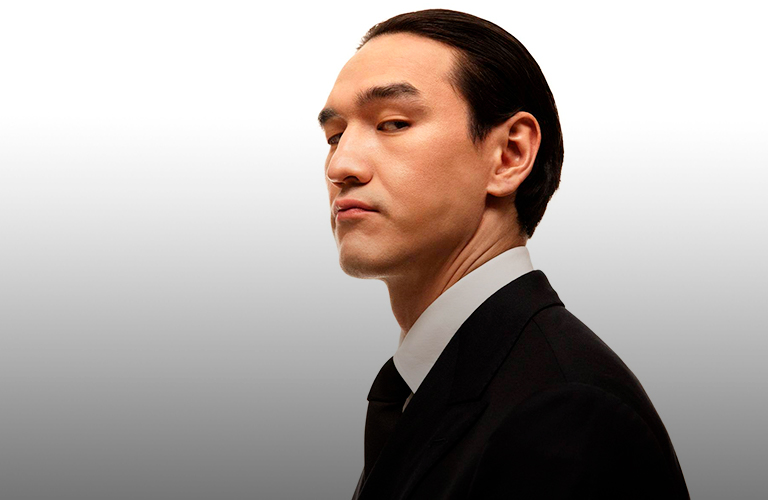 Смех не по сценарию: в столицу 33-го региона едет мастер импровизации Нурлан Сабуров