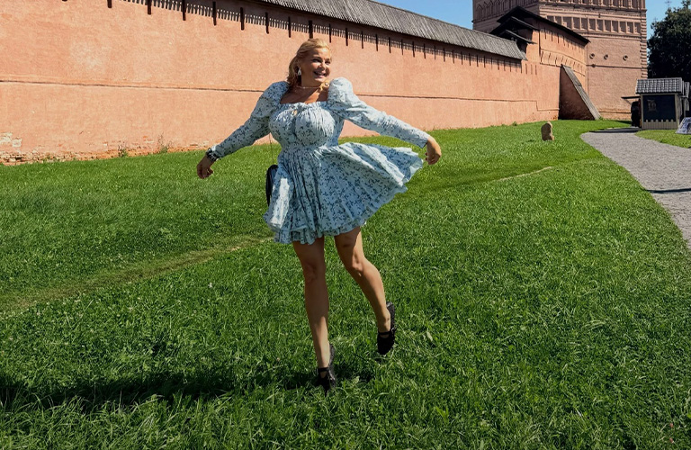 Пока актриса Ирина Пегова любовалась Суздалем, футболист Артем Дзюба парился в местных банях