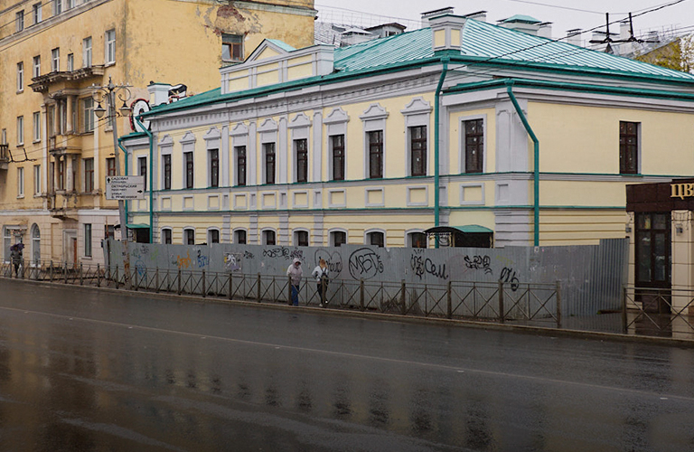 Усадьбу Воронцовых-Дашковых продают за два рубля, а будущее дома купца Тарасова снова туманно