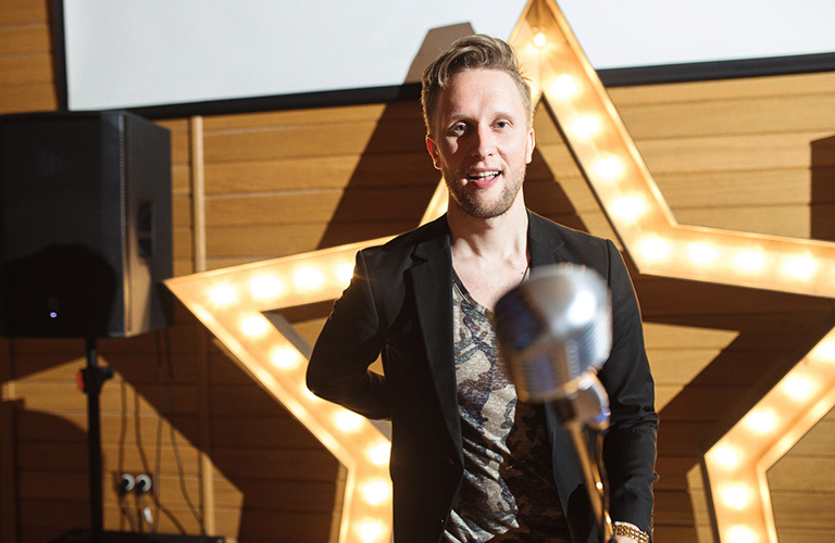 Karaoke Dance Night: вечер хитов по вашим заказам