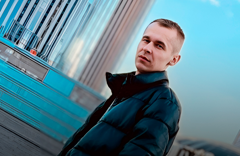 «Чувства прыгают» с Анной Калашниковой. Владимирец выпустил жаркий трек с медийными персонами