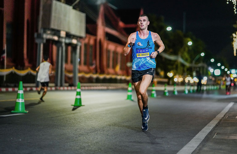 “Забег длиною в жизнь”: Владимирский победитель марафонов в Таиланде написал книгу