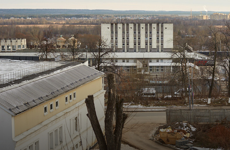 Прощай, советский модернизм? Здание владимирского вокзала пытаются спасти от вентфасадов