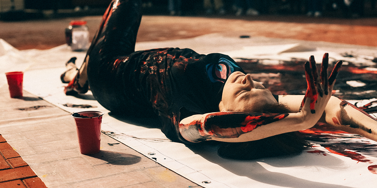 Картина, созданная телом, и иные арт-эксперименты иммерсивных художников Владимира