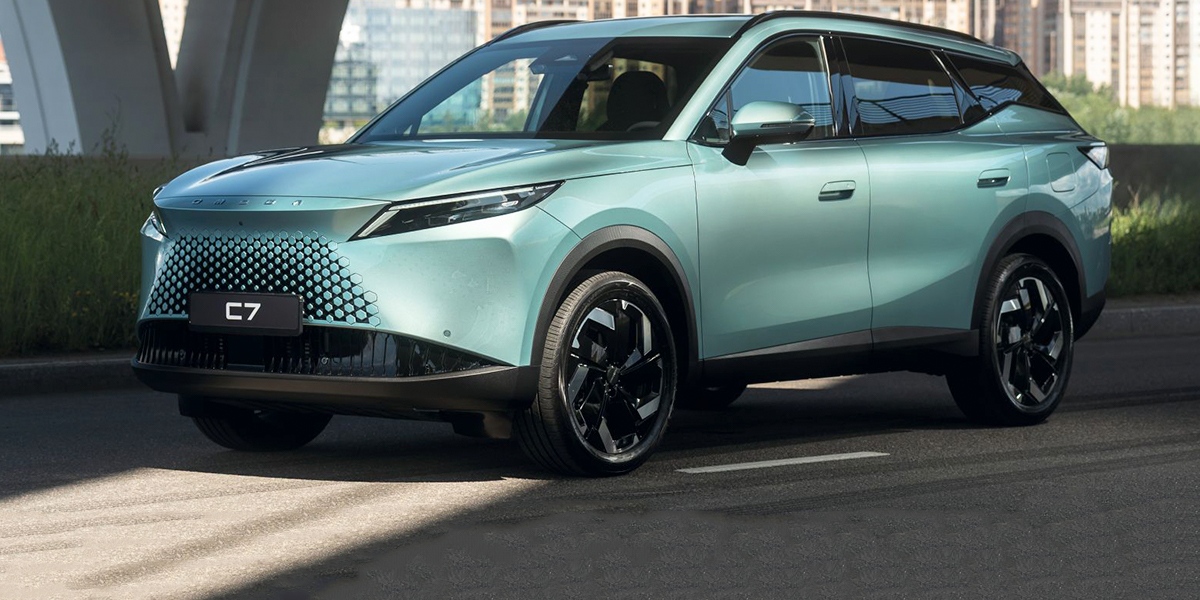 OMODA C7 — флагманский кроссовер, сочетающий дизайн, мощный двигатель и премиальное оснащение