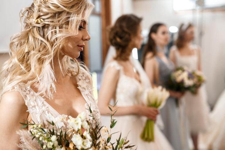 Палитра владимирских невест: 10 образов свадебного сезона 2019