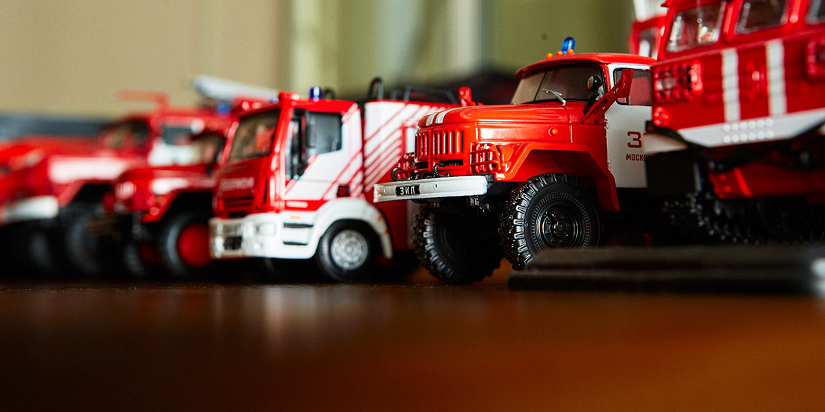 Маленькие машины для большого пожарного. Уникальная коллекция из 80 моделей
