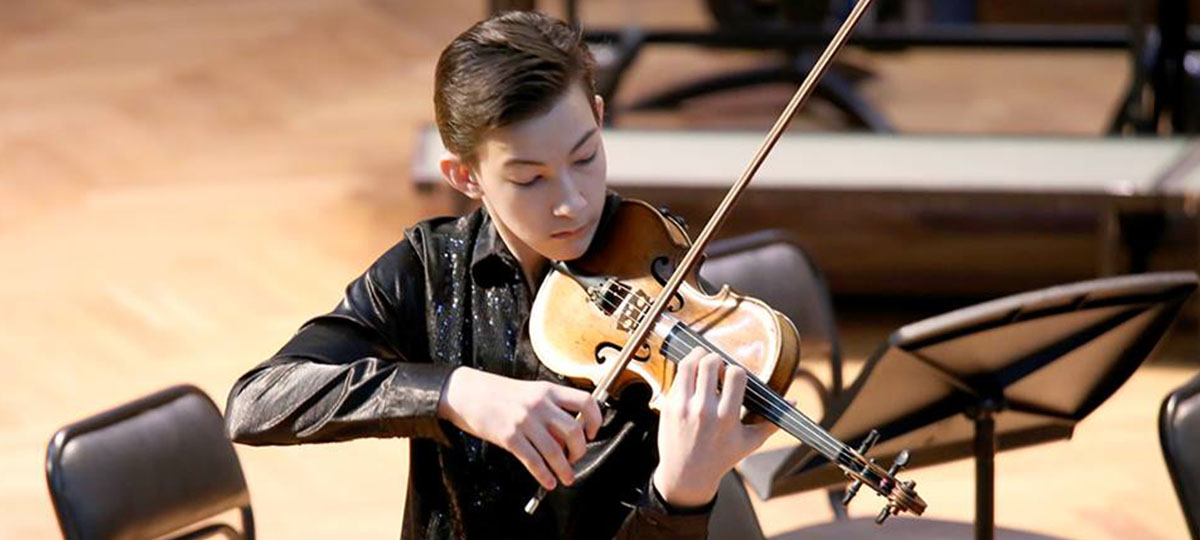 Наслаждаемся игрой лауреата конкурса «Солист оркестра»