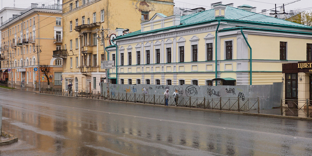 Усадьбу Воронцовых-Дашковых продают за два рубля, а будущее дома купца Тарасова снова туманно