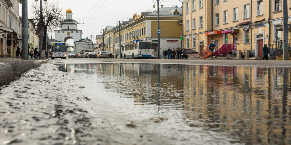 Владимирский «разлив», или Отражение города в лужах