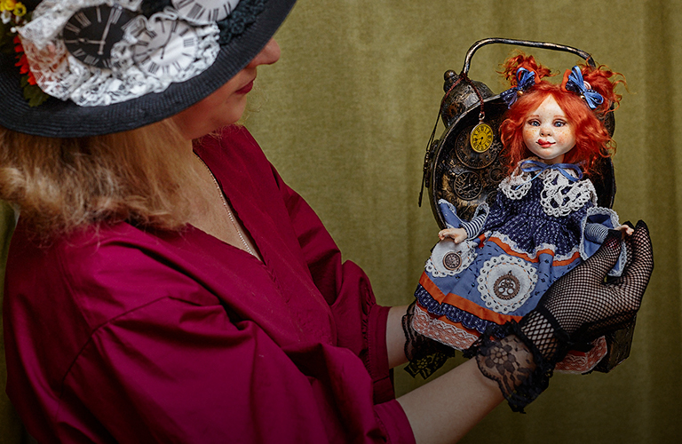 Секундики, хранящие время, или Коллекция кукол, ставших талисманом 25-го часа