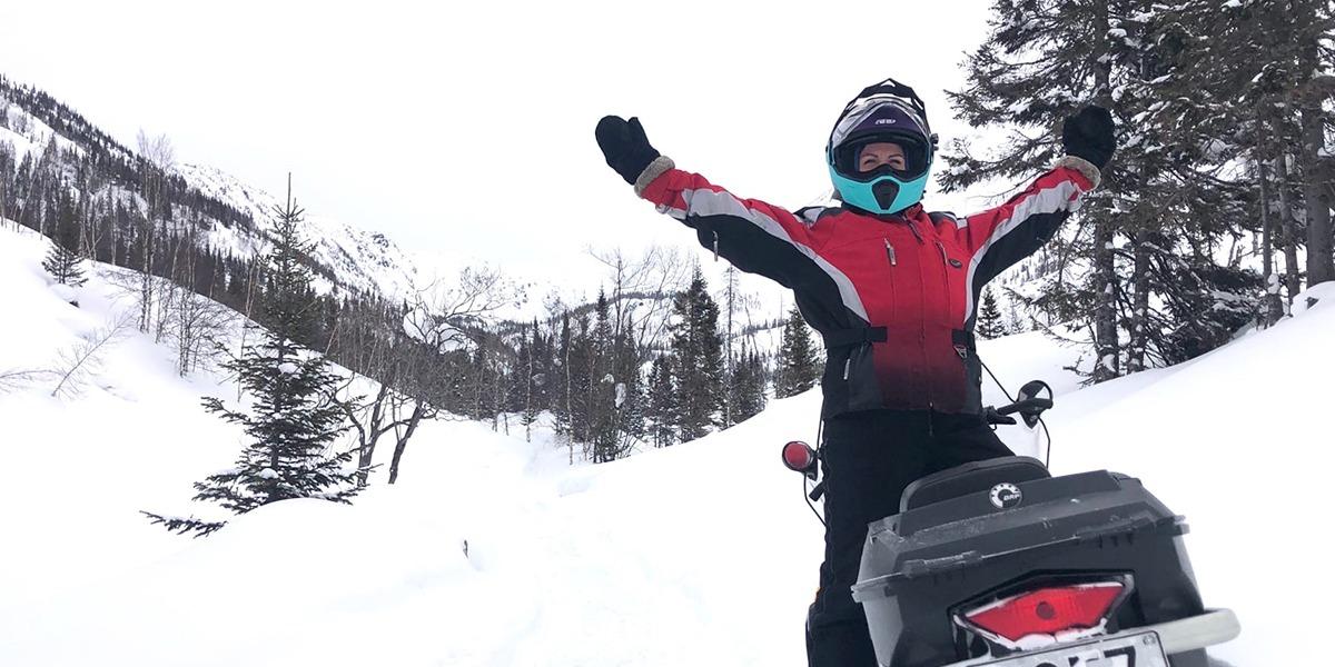 «Это испытание на выносливость»: «Королева России-2016» о путешествии по Байкалу на снегоходах