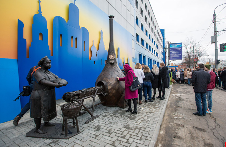Памятник в подарок. Владимирскому хлебокомбинату исполнилось 90 лет