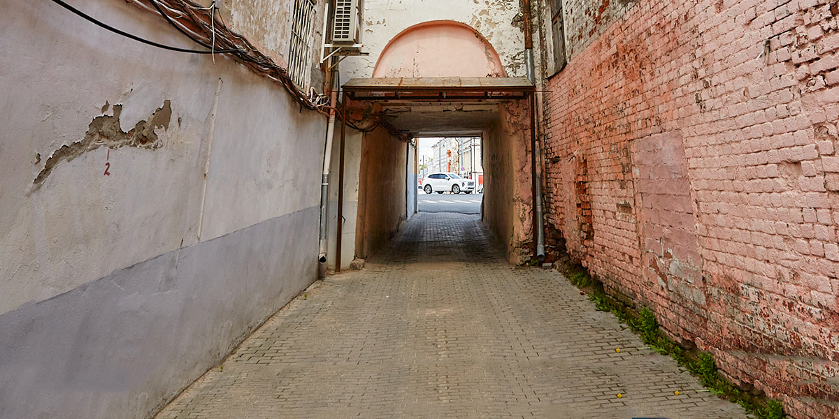 Изнанка центра города, или Что скрывается за лицевыми фасадами зданий в сердце Владимира