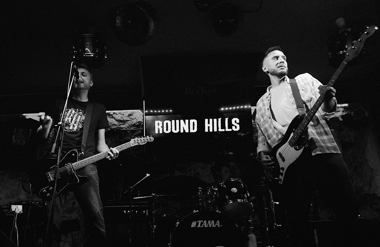 Антиковидное возвращение гранж-рокеров Round Hills c пост-панк «преемниками» Us Pàlm