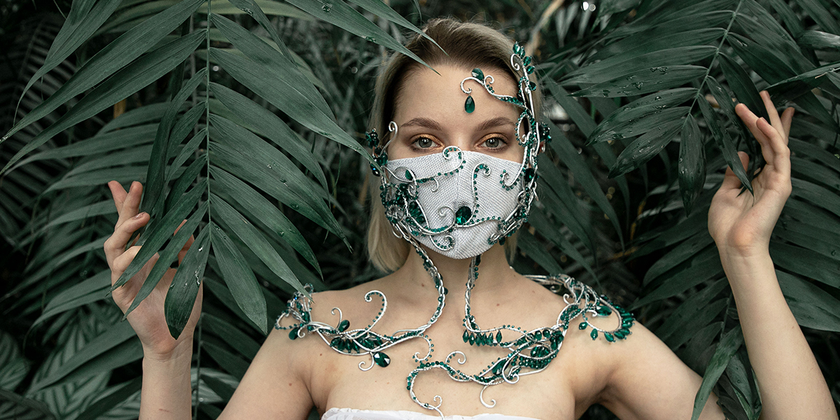 Маски дизайнера Eva Ignis показали на Неделе моды в Милане