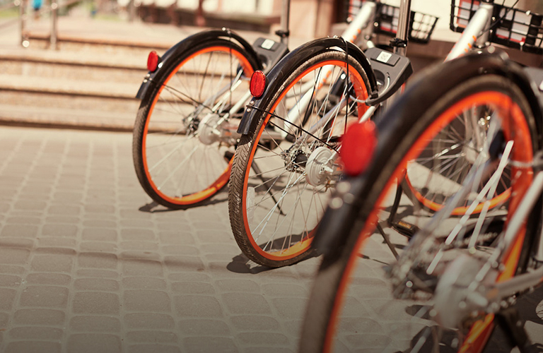 На смену приходит кикшеринг: новый сервис для проката самокатов и велосипедов в городе