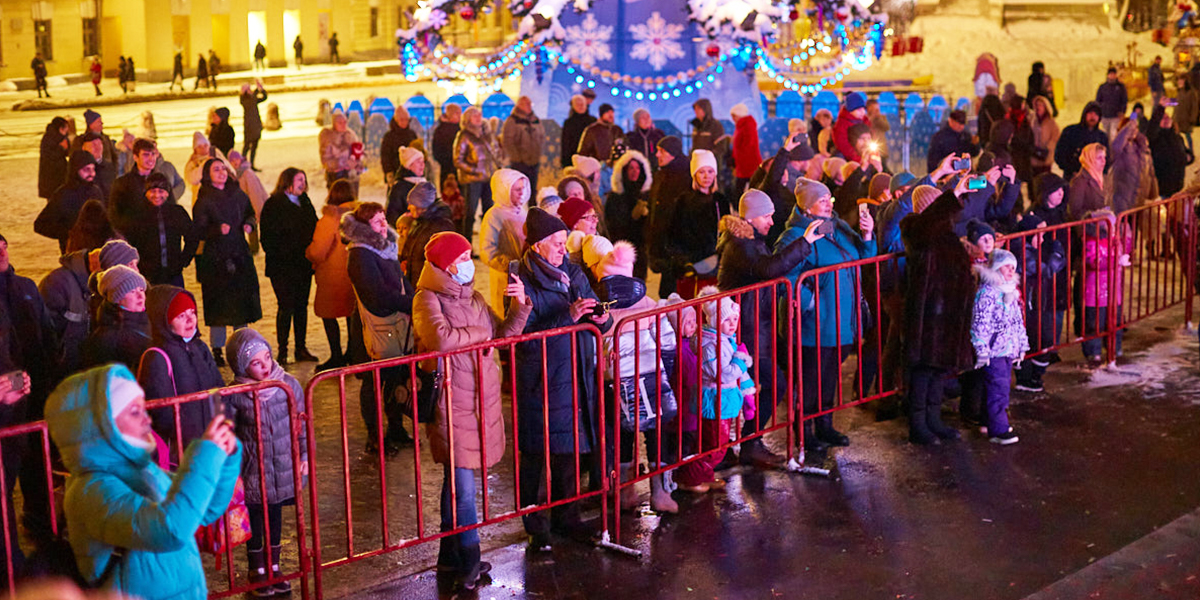 Новогоднюю ночь на Соборной площади владимирцы отметят без фейерверка, но весело