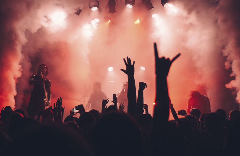 Клубный дайджест: кельтское диско и женский голос «Руки вверх» 