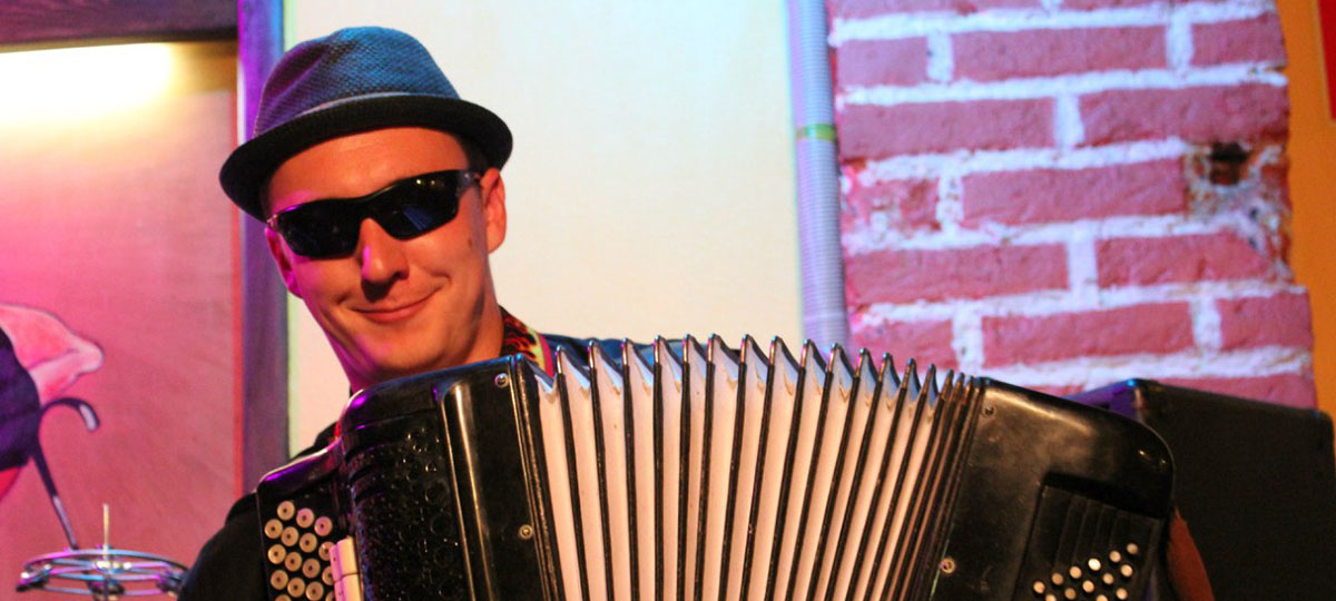 «Bum Shakers»: Хиты в стиле russian surf folk