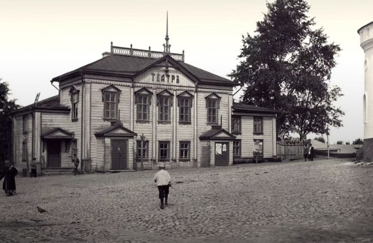 Первый владимирский театр и дома, в которых жили Евстигнеев и Баталов