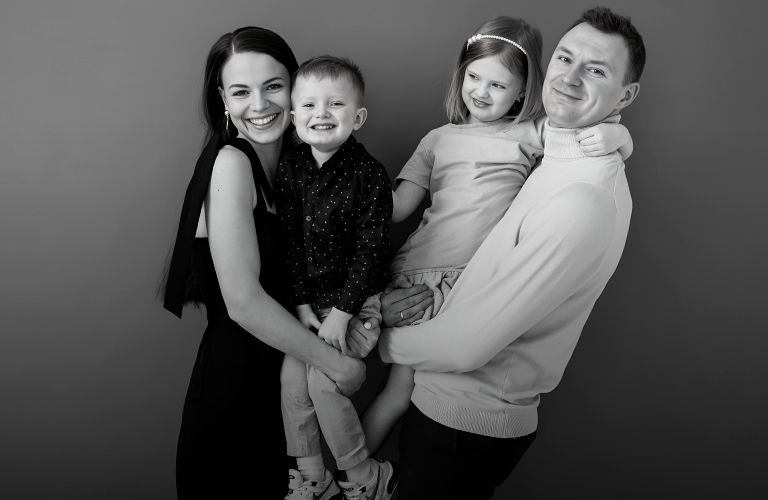 «Я для нее супергерой»: как партнерские роды трансформировали мышление отца троих детей