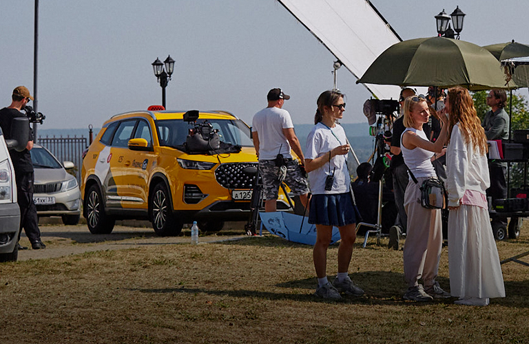 Что осталось за кадром? Угадайте фильм по фото со съемочной площадки!