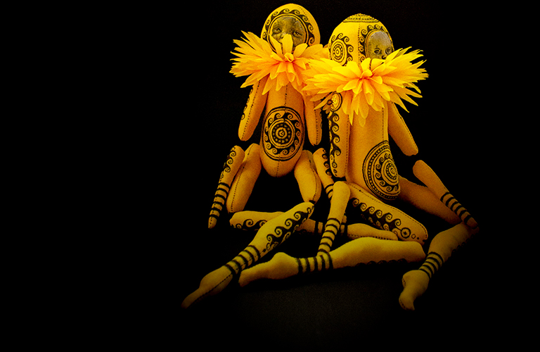 От радиации до цветов: мать готических Странников выпустила новую коллекцию кукол