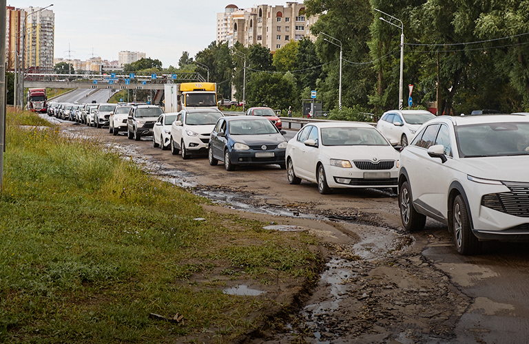 Заправляются ночью и покупают электрокары: как владимирцы справляются с бензиновым голодом
