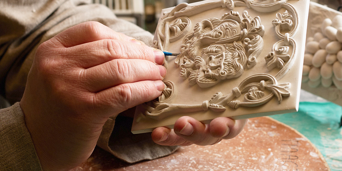 Познание философии предков: владимирский реставратор создает реплики старинных барельефов