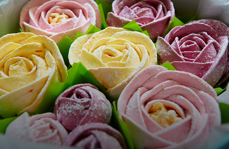 Попробовать цветочный букет на вкус! Воздушные десерты зефирной феи Ольги Красоткиной