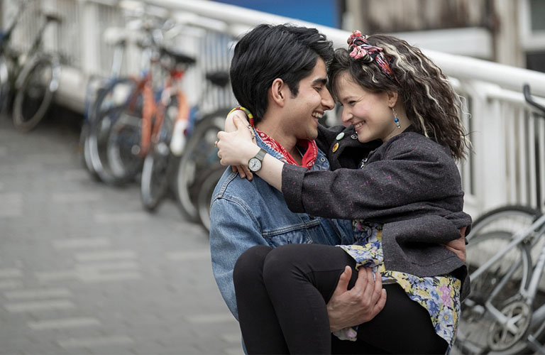 Драма «Ослепленный светом»