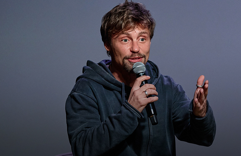 Звезда «Кадетства» Александр Головин о дружбе с актерами из сериала нулевых и съемках в новом фильме