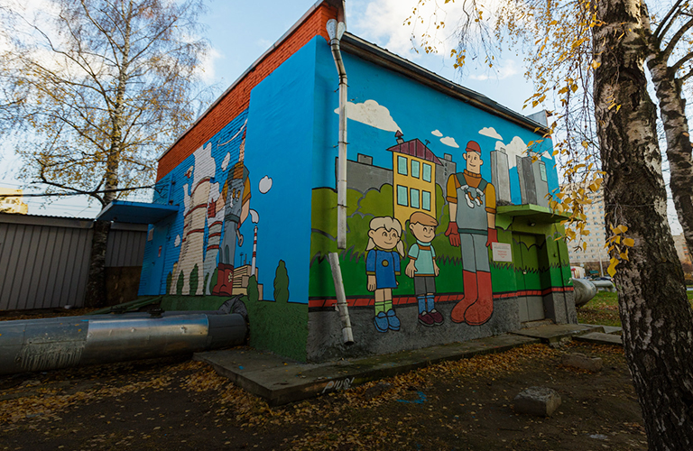 История на развалинах и сказка в подворотне: обзор новых масштабных граффити Владимира