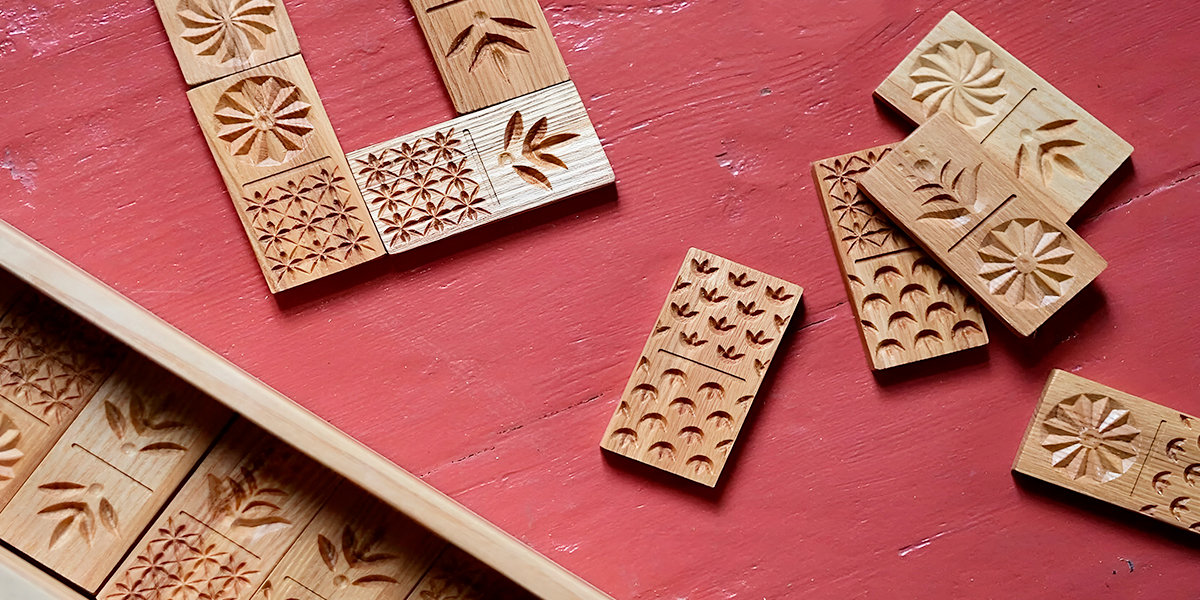 Самобытное домино, значки с наличниками из Никологор и другие изделия с отпечатком 33-го региона