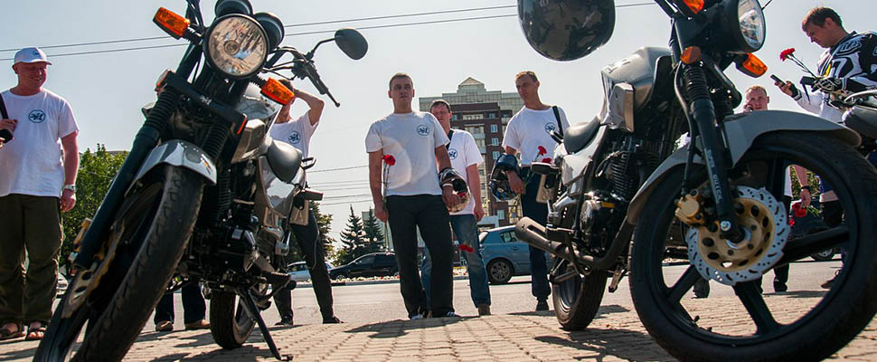 На русских мотоциклах^ по Золотому кольцу