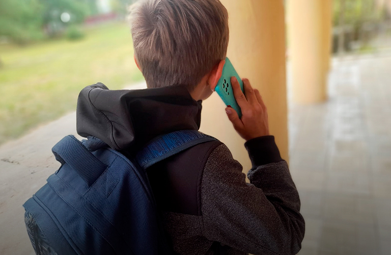 Владимирским школьникам запретили пользоваться телефонами на уроках. А что будет с переменами?