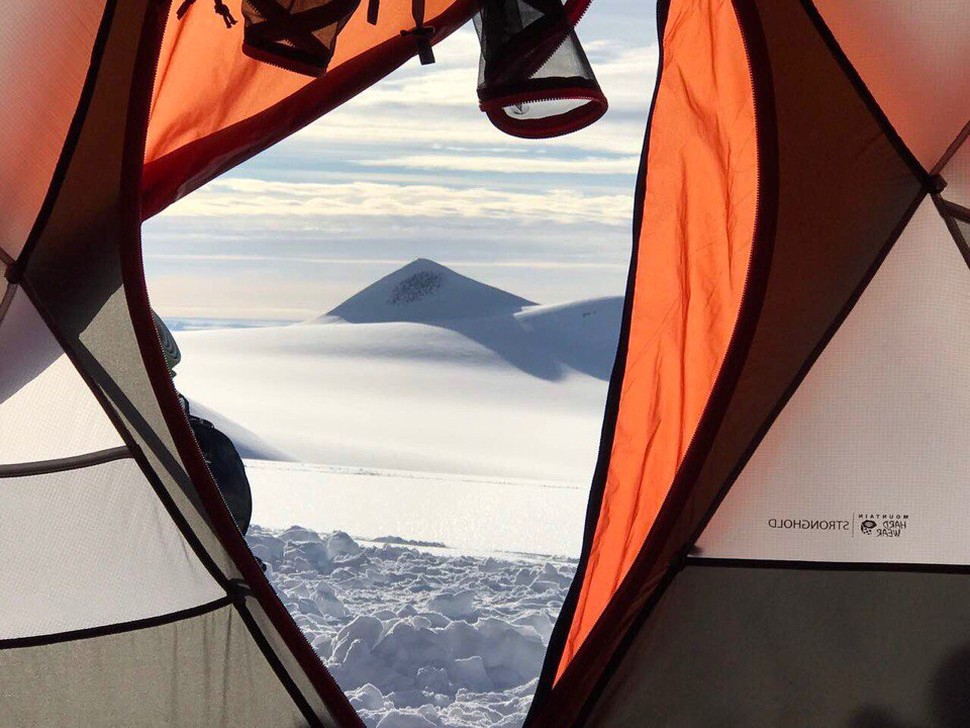 Вид из палатки на Пик Винсон 